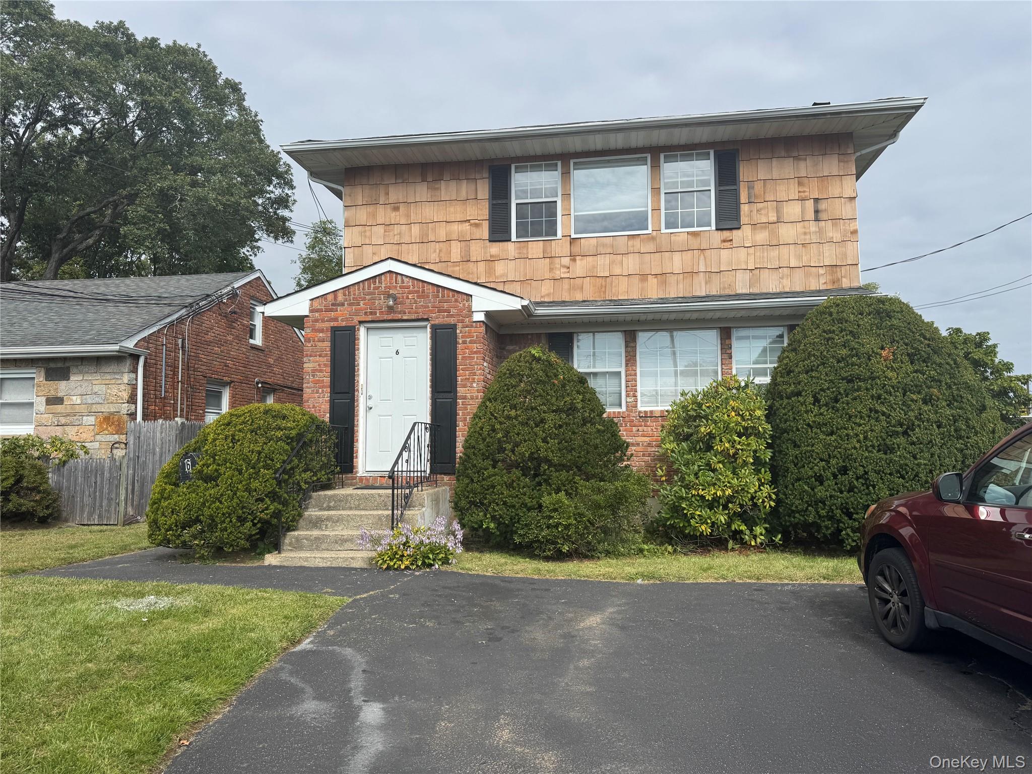 #2 photo, 6 Tredwell Avenue, Syosset , NY 11791