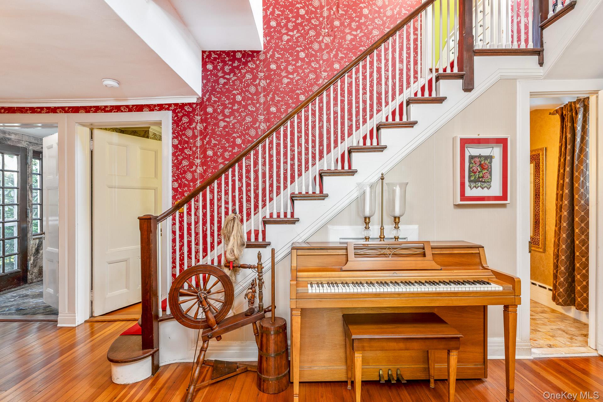 #10 photo, 12 W Mall Drive, サフォーク郡 Huntington , NY 11743