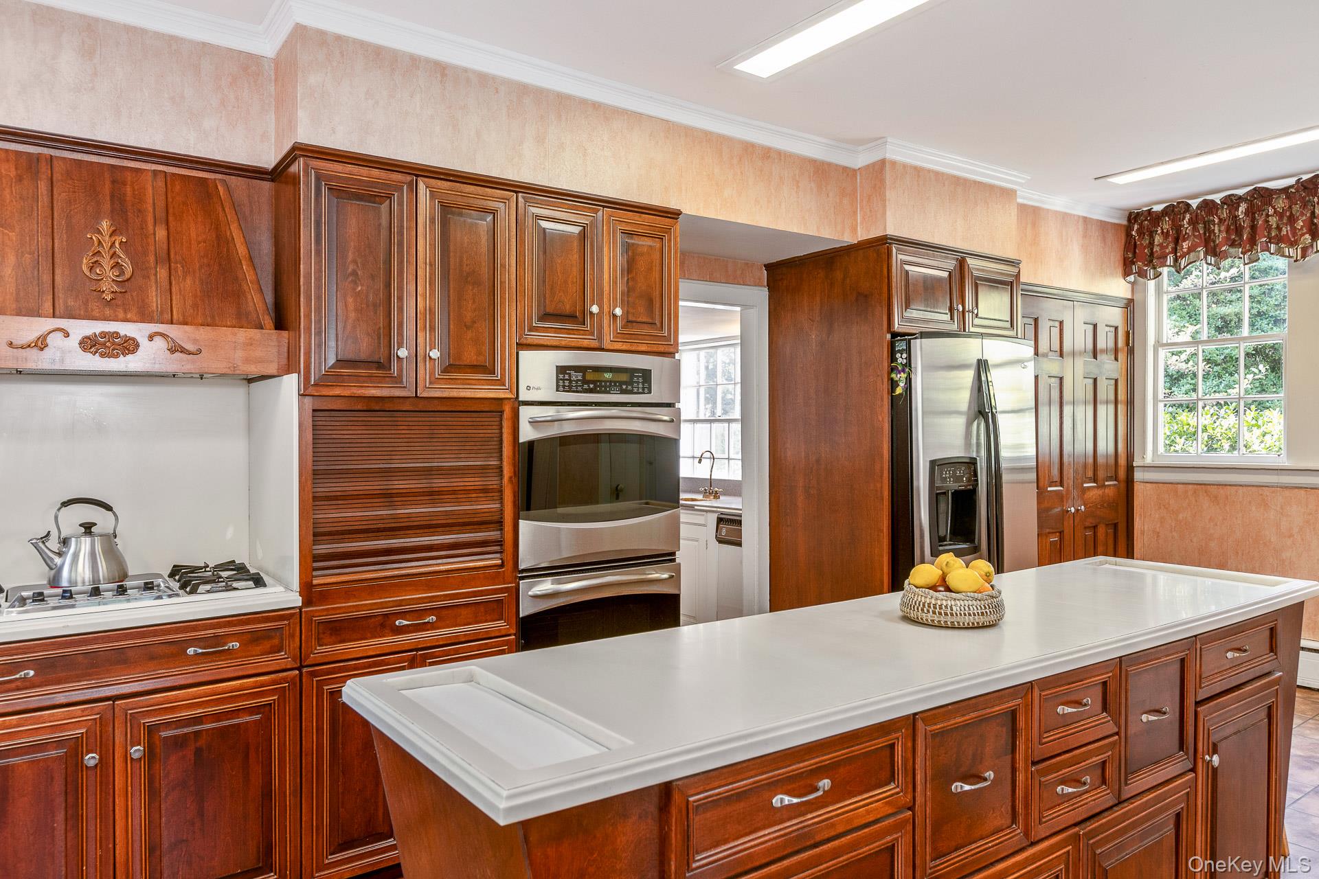 #17 photo, 12 W Mall Drive, サフォーク郡 Huntington , NY 11743