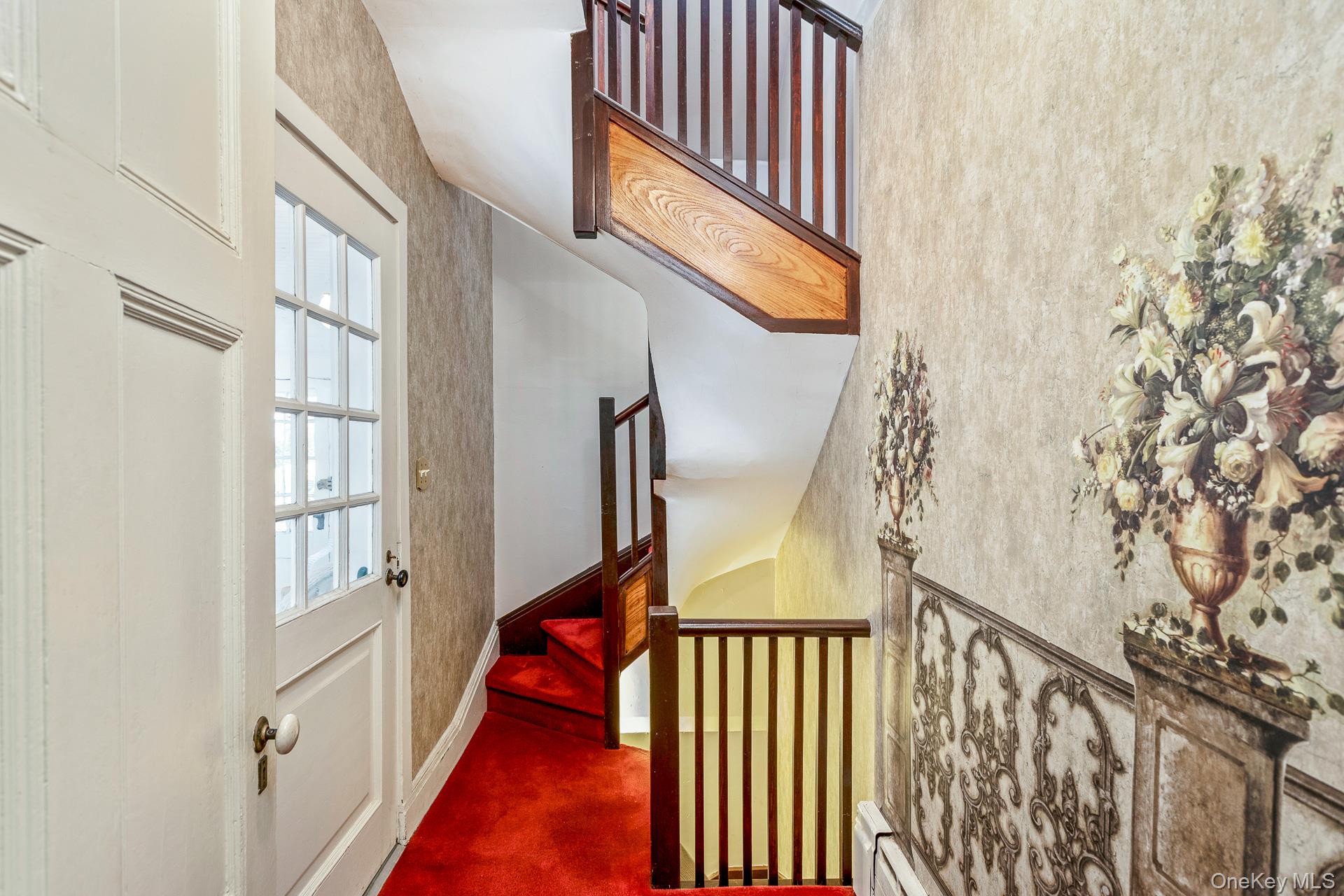 #19 photo, 12 W Mall Drive, サフォーク郡 Huntington , NY 11743