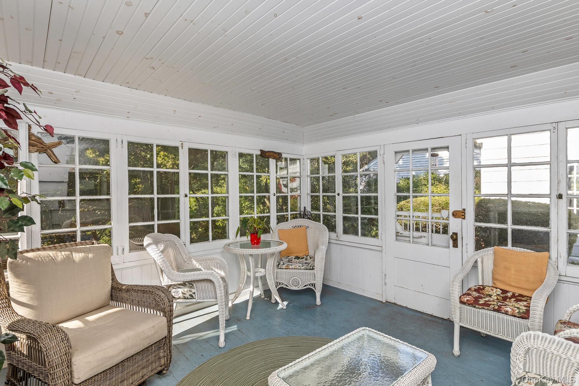 #20 photo, 12 W Mall Drive, サフォーク郡 Huntington , NY 11743