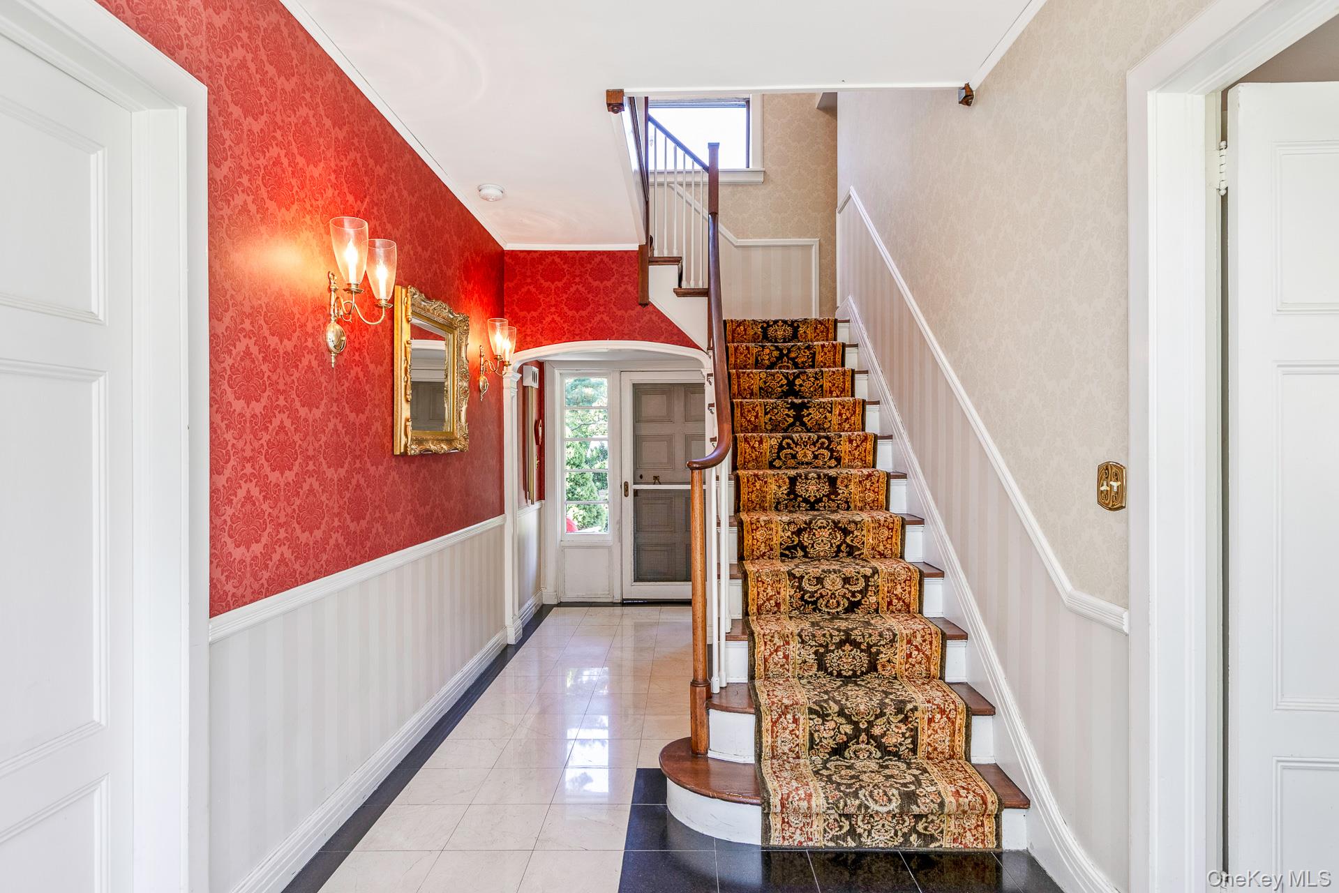 #4 photo, 12 W Mall Drive, サフォーク郡 Huntington , NY 11743