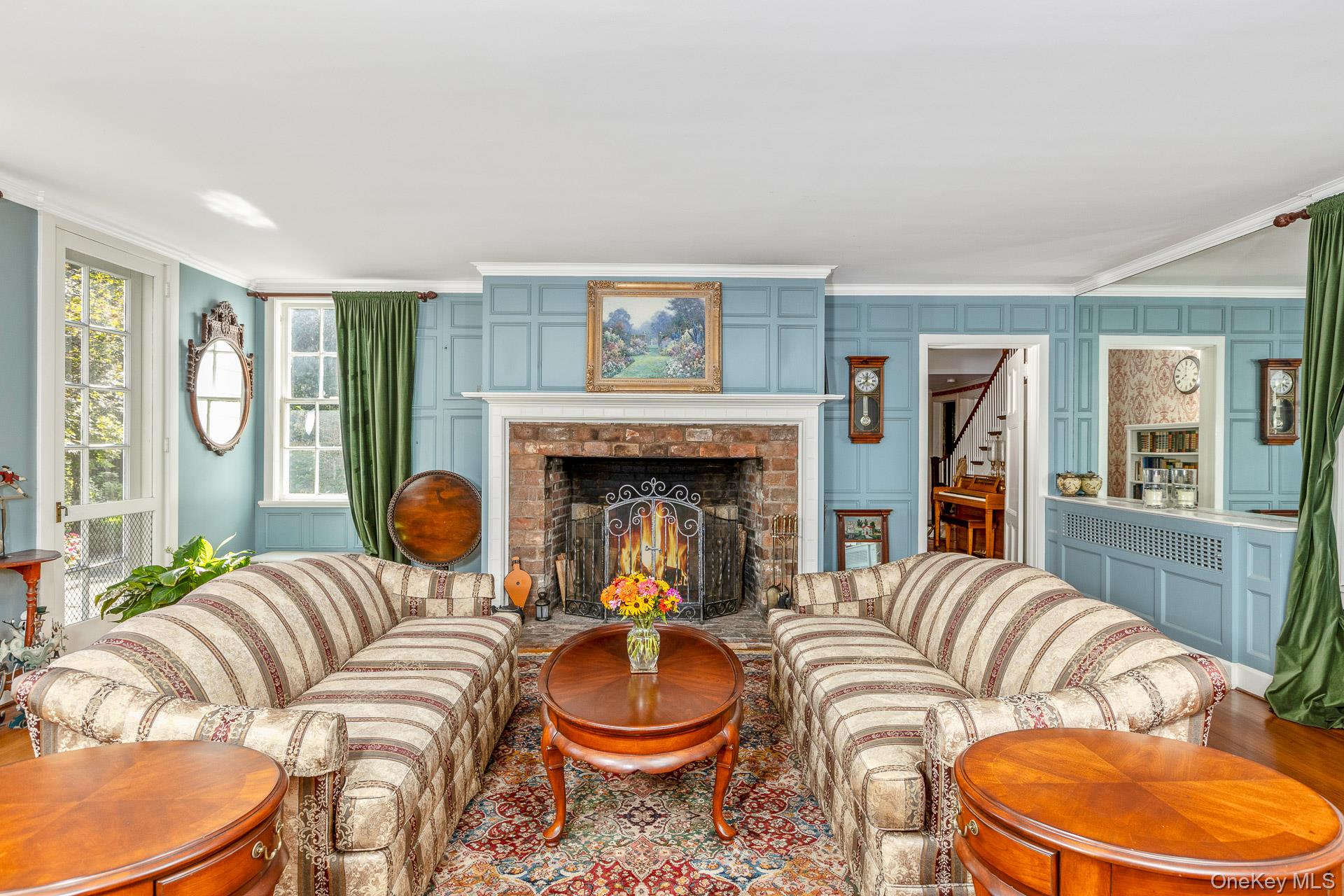 #6 photo, 12 W Mall Drive, サフォーク郡 Huntington , NY 11743