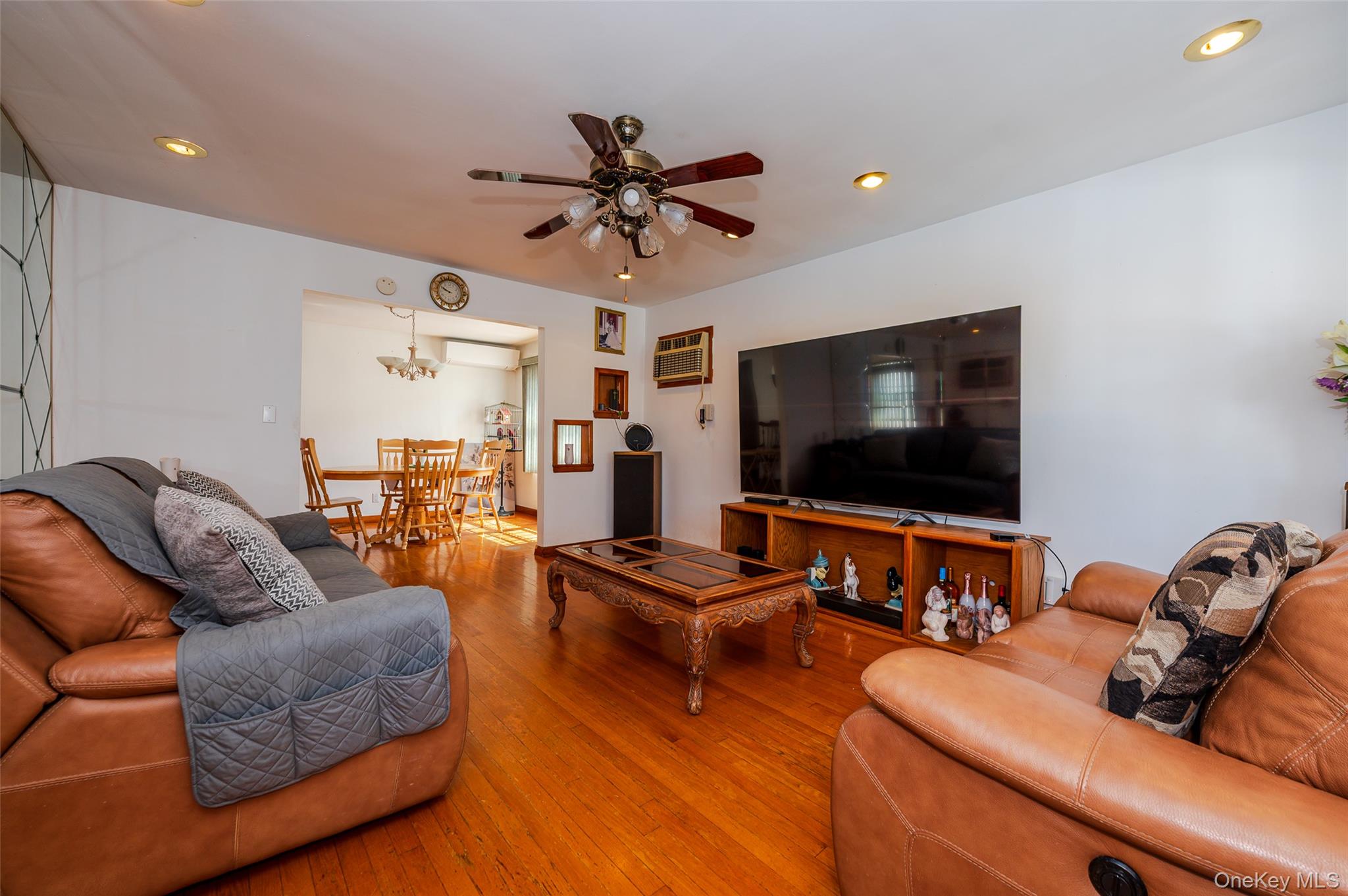 #3 photo, 279 Collfield Avenue, Staten Island , NY 10314