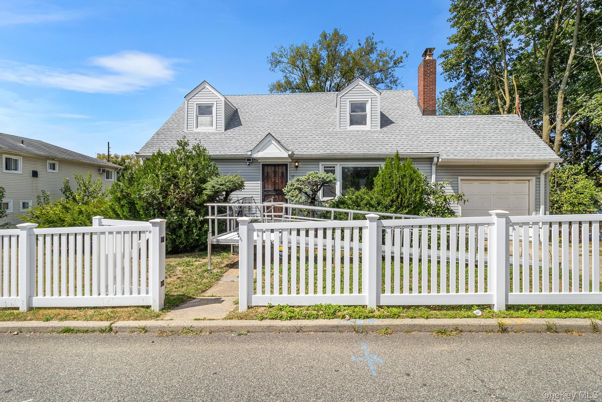 #1 photo, 40 Carnegie Avenue, नासाउ काउंटी Elmont , NY 11003