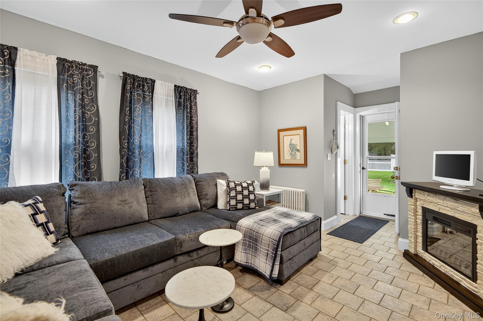 #10 photo, 49 Country Road, Medford , NY 11763