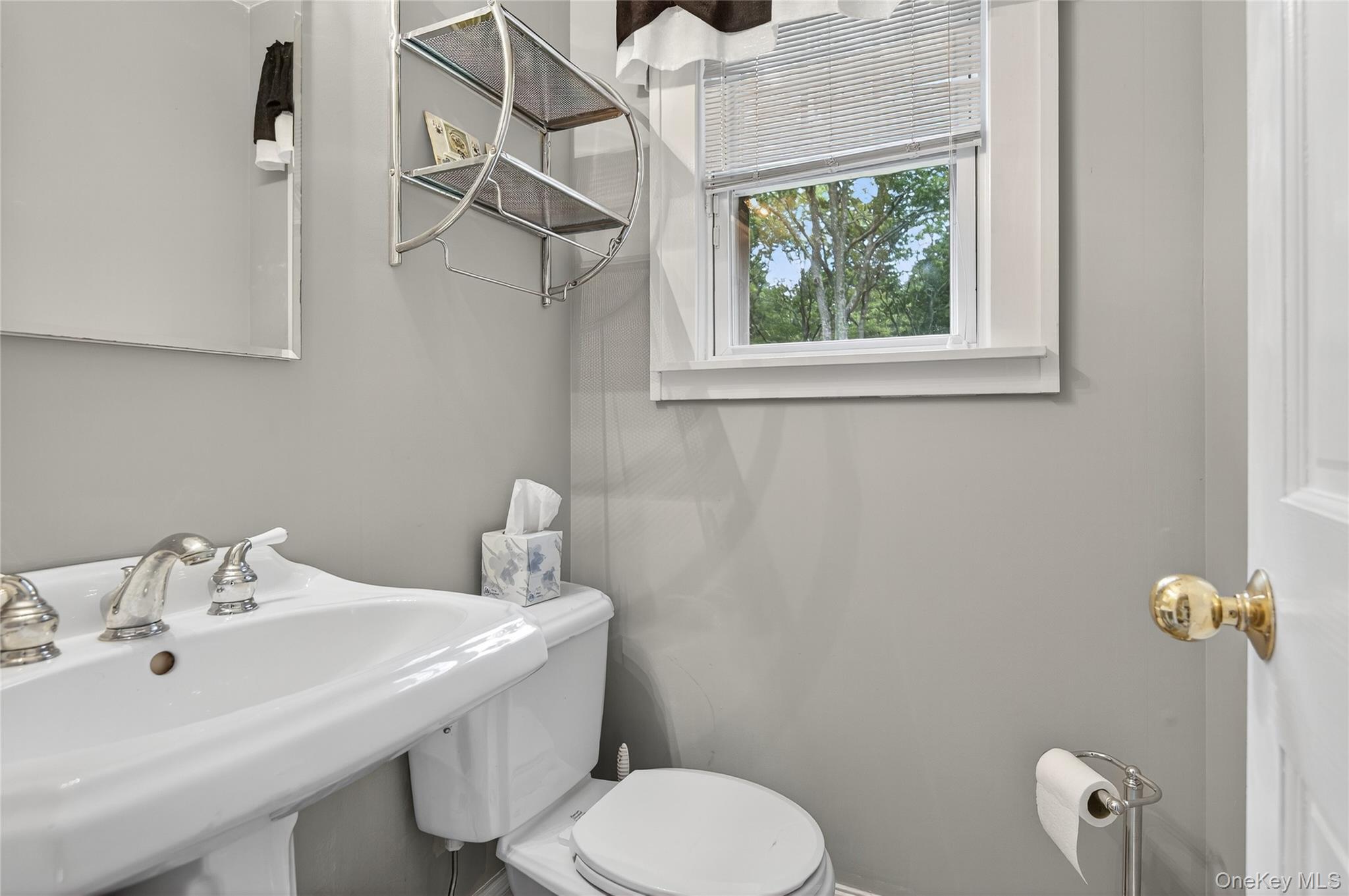 #11 photo, 49 Country Road, Medford , NY 11763