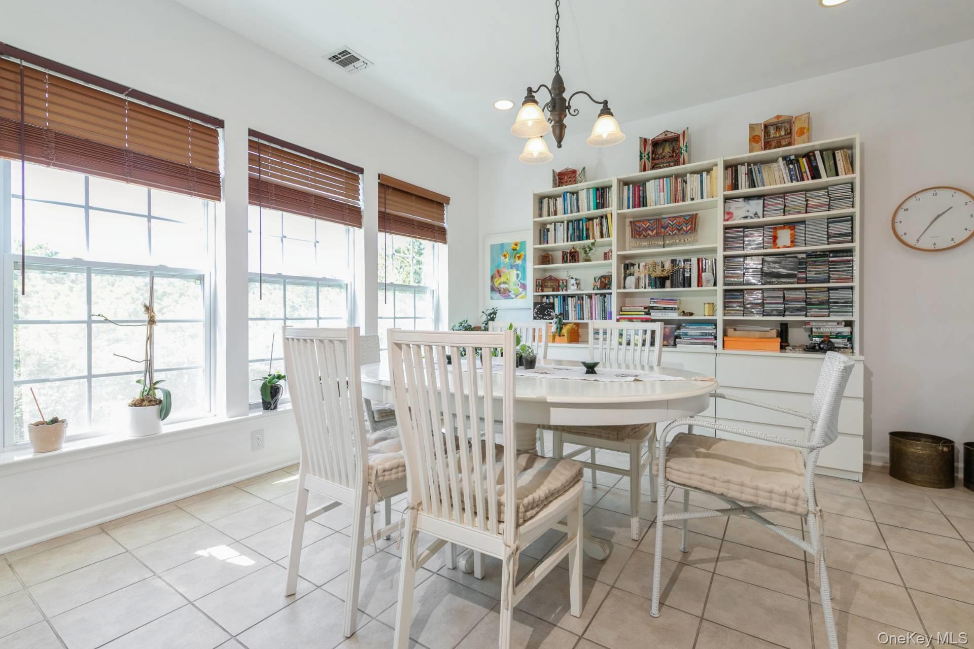 #12 photo, 112 Ashley Drive, サフォーク郡 Westhampton , NY 11977