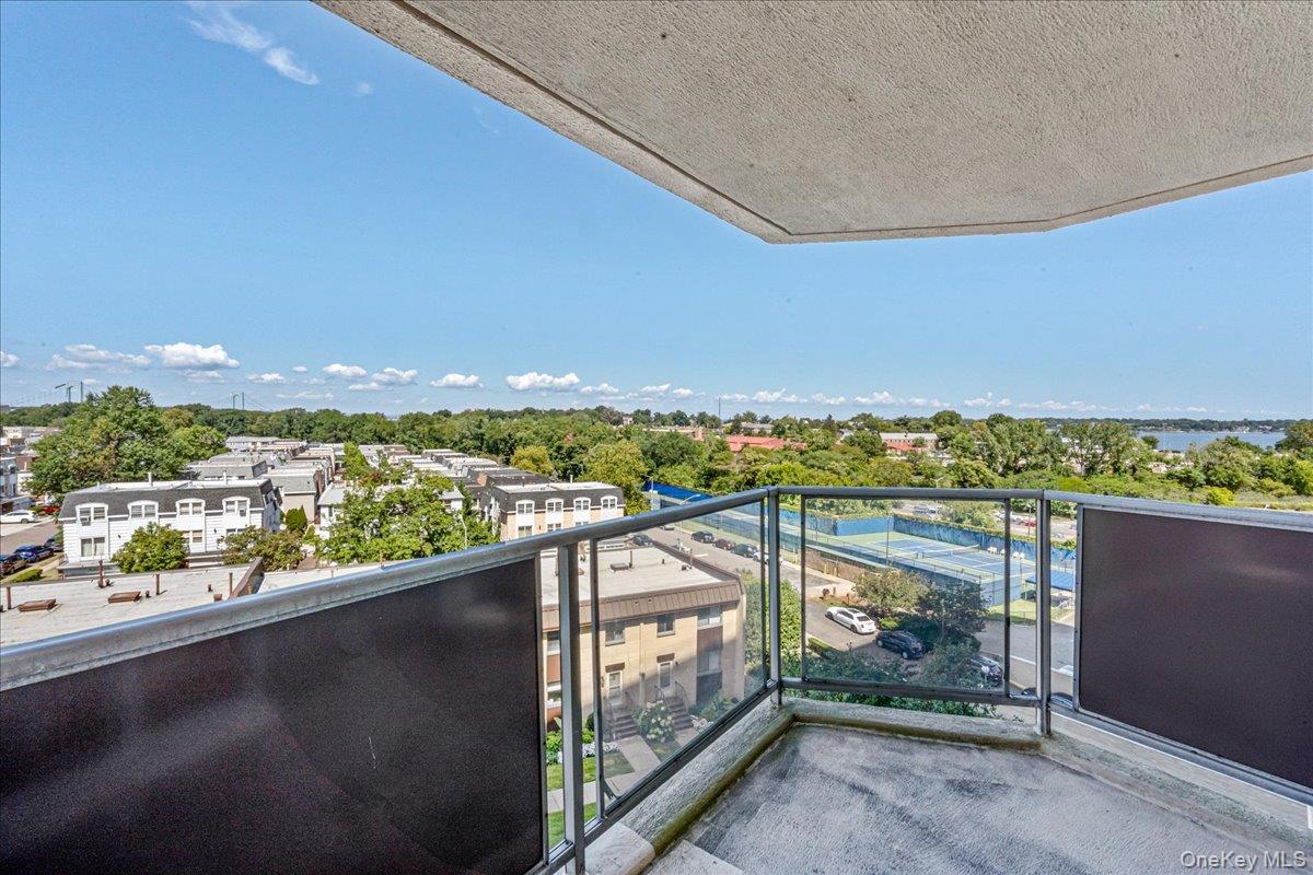 #2 photo, 17-85 215th Street, クイーンズ区 Bayside , NY 11360