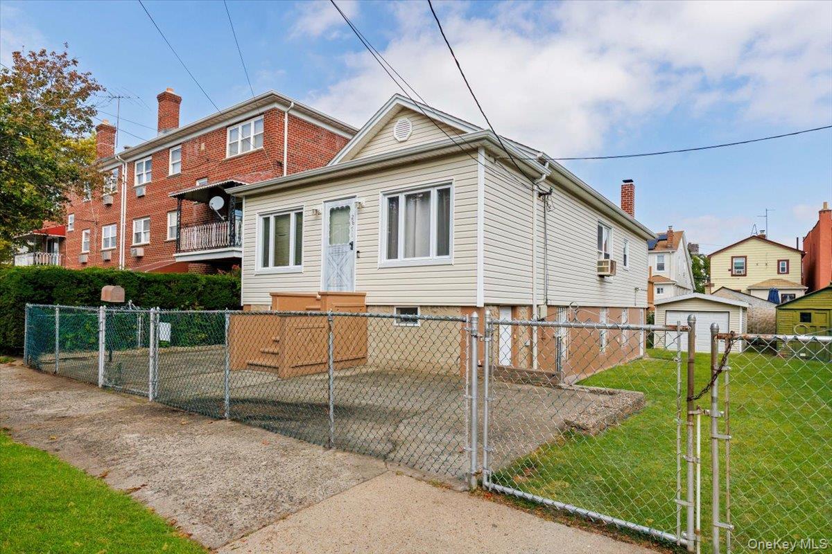 #2 photo, 2871 Zulette Avenue, Bronx , NY 10461