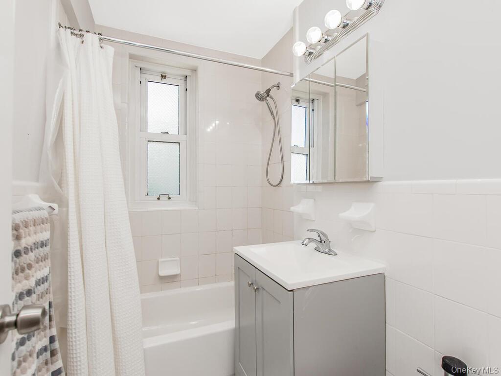 #14 photo, 525 W 236th. Street, ブロンクス区 Bronx , NY 10463