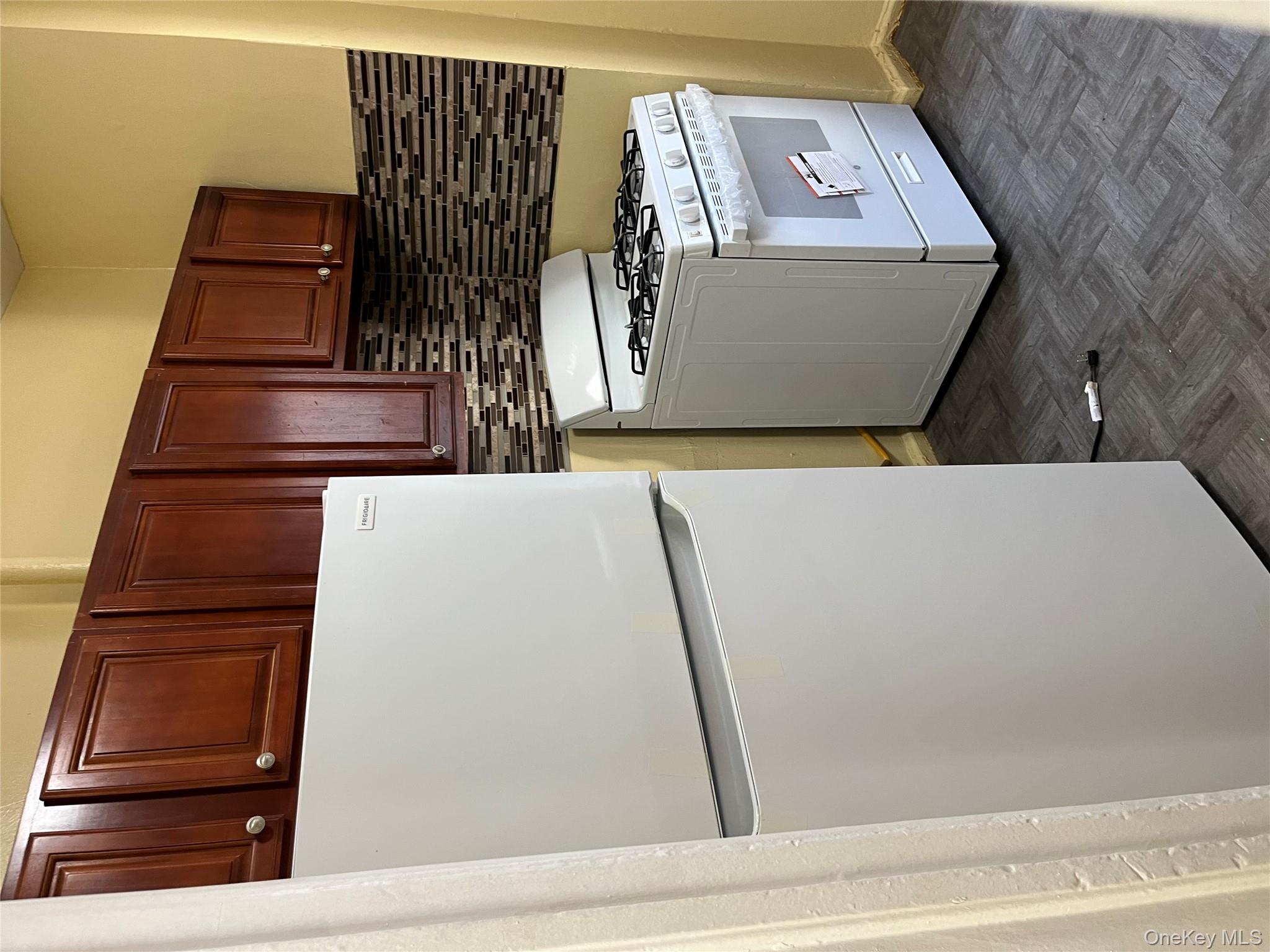 #4 photo, 1729 Montgomery Avenue, ブロンクス区 Bronx , NY 10453