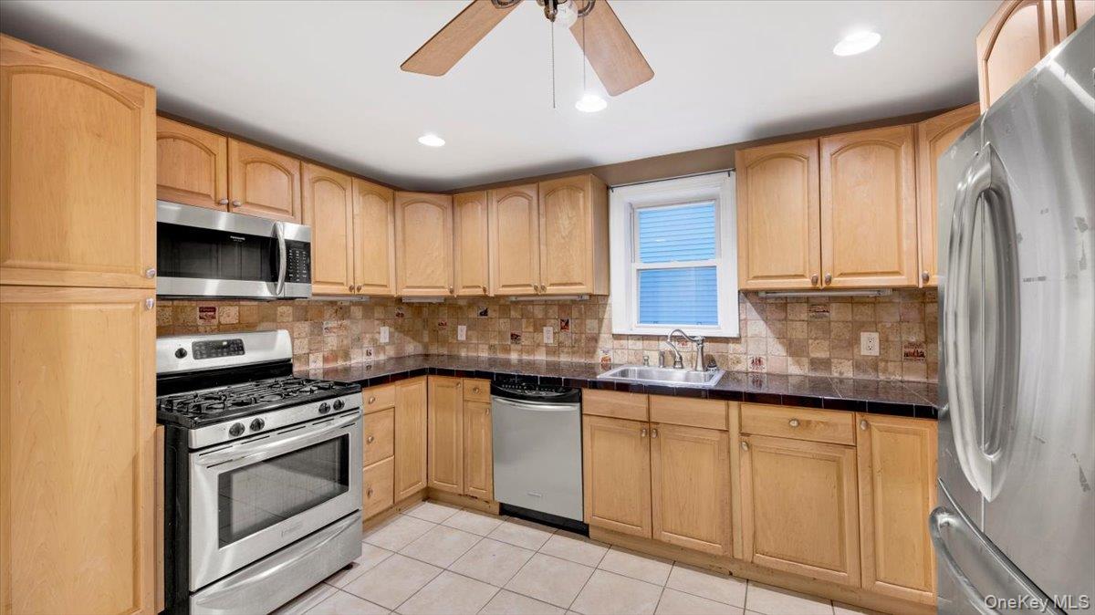 #17 photo, 178 Crescent Place, Yonkers , NY 10704