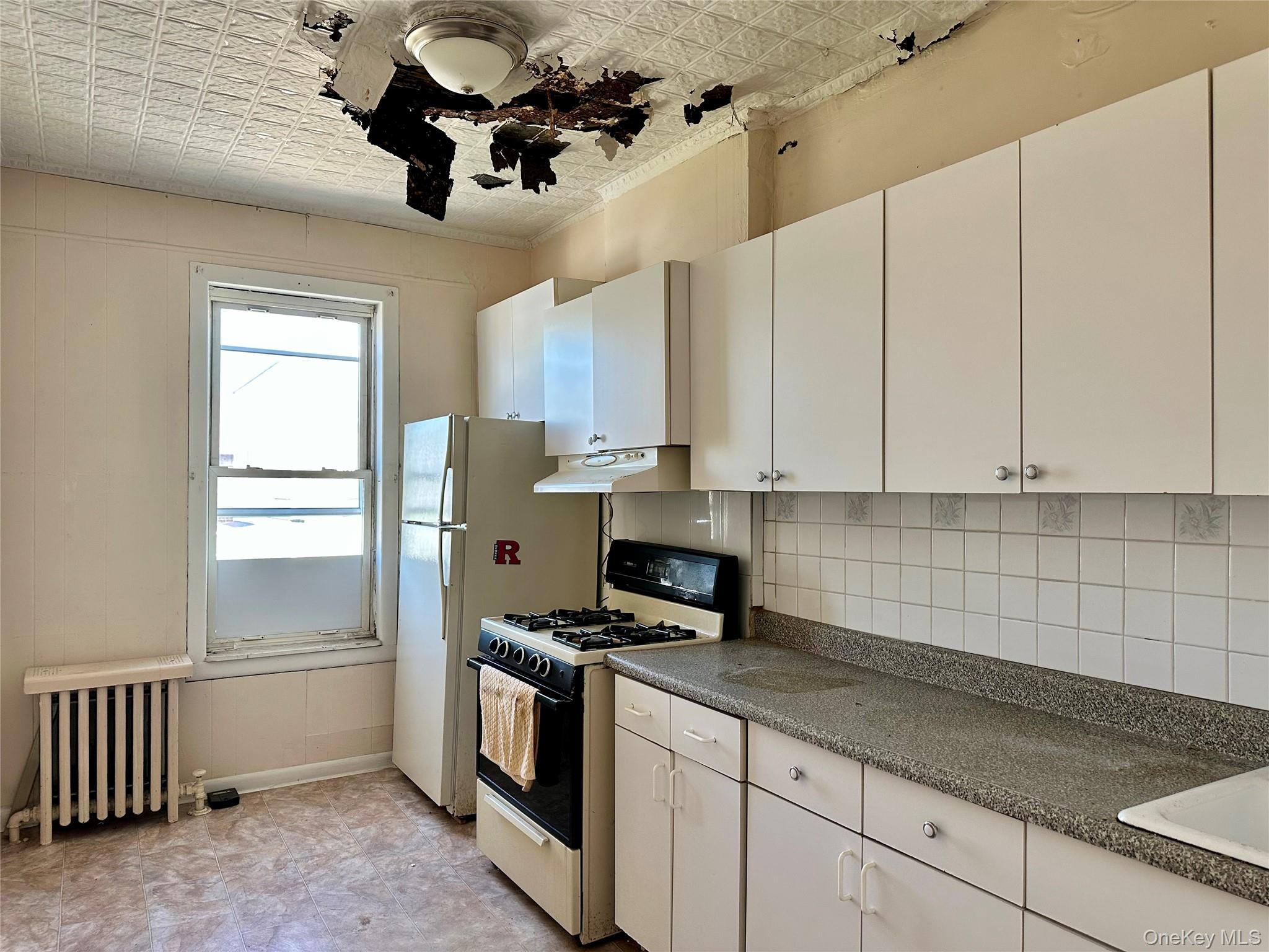 #10 photo, 64-13 Metropolitan Avenue, Middle Village , NY 11379