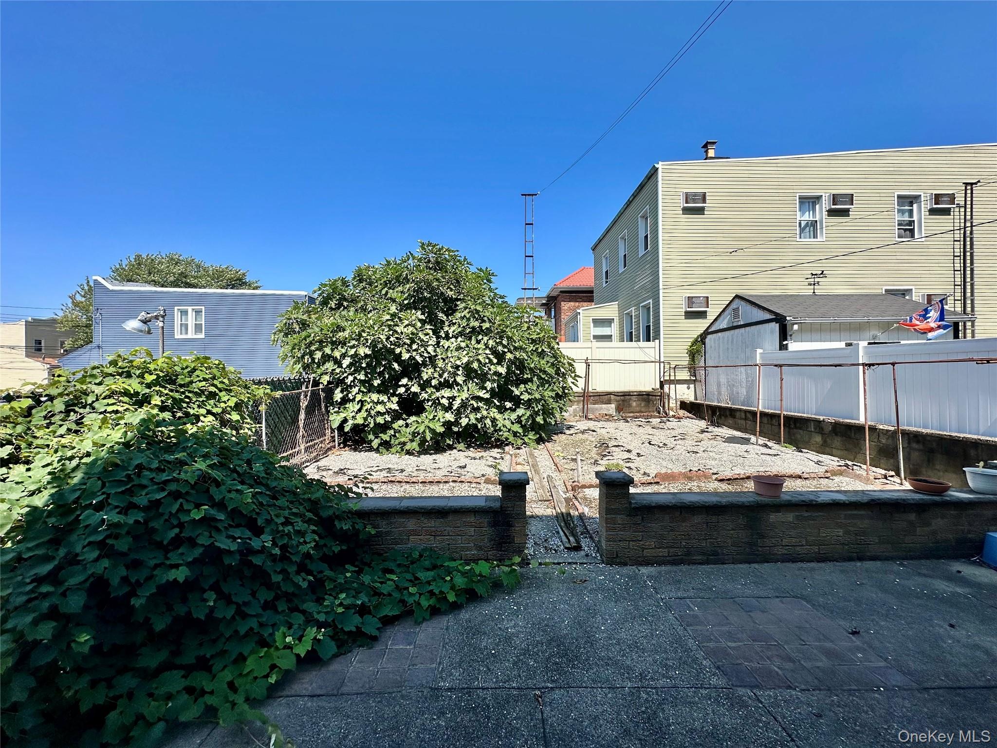 #11 photo, 64-13 Metropolitan Avenue, Middle Village , NY 11379