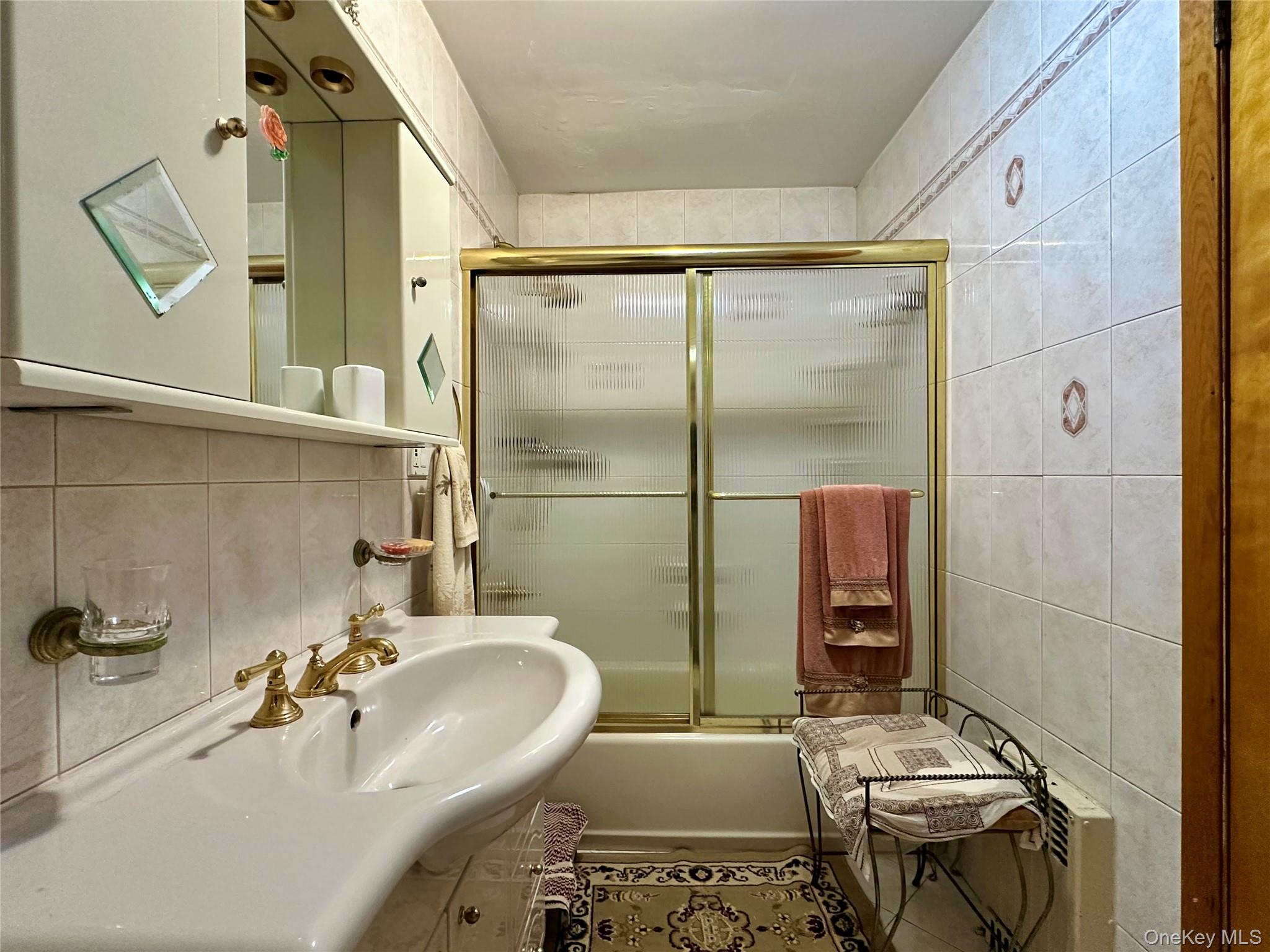 #8 photo, 64-13 Metropolitan Avenue, Middle Village , NY 11379