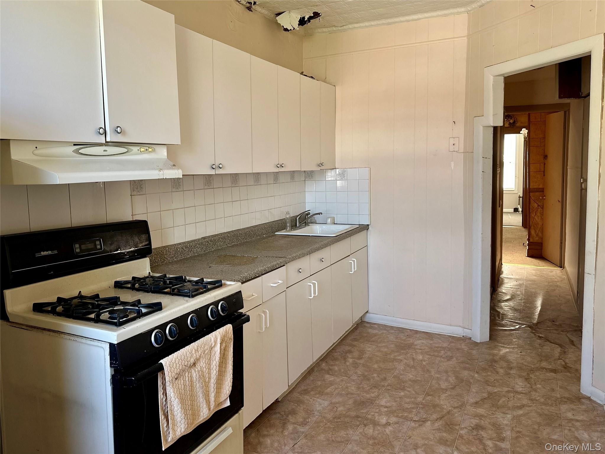 #9 photo, 64-13 Metropolitan Avenue, Middle Village , NY 11379