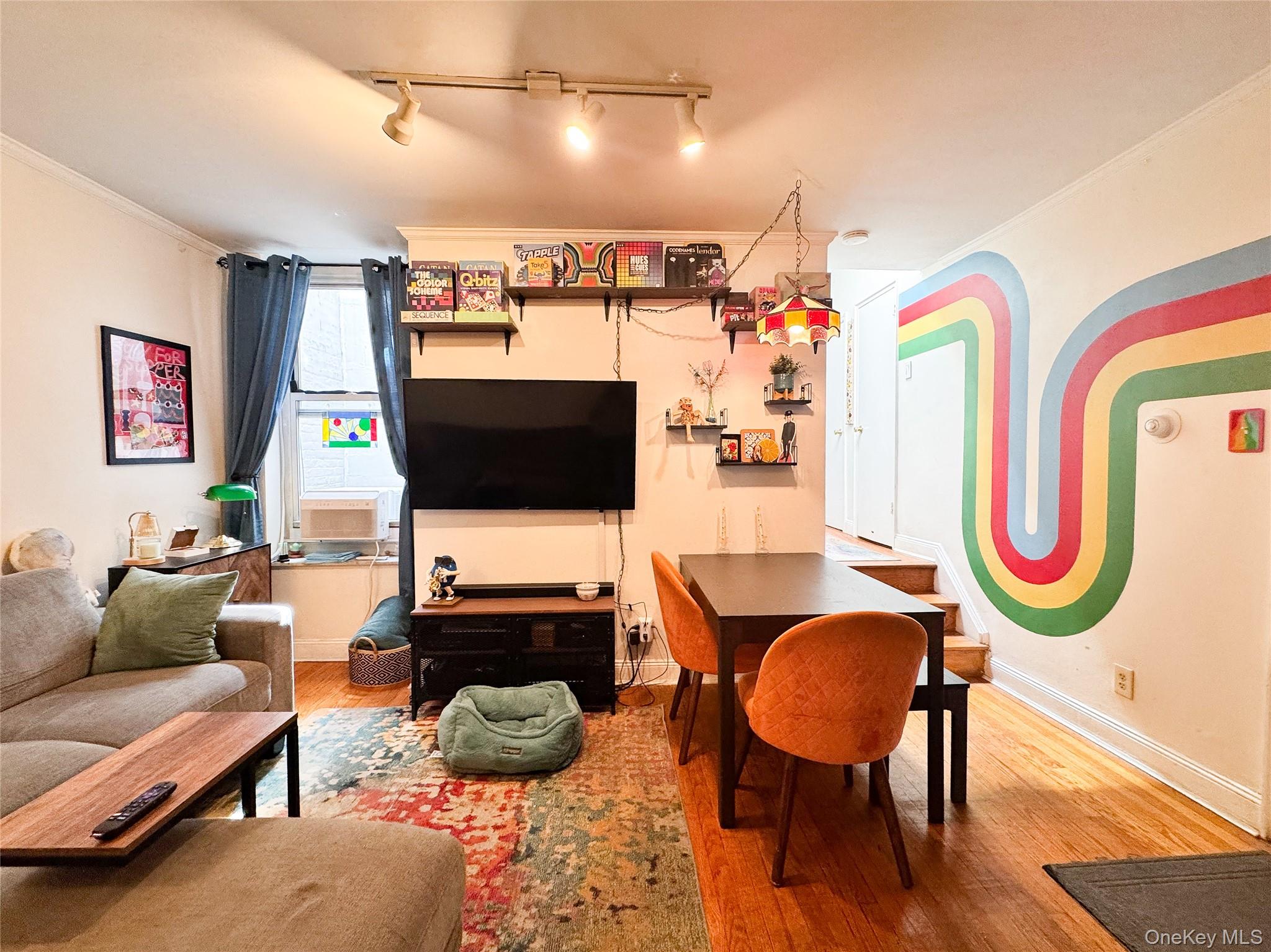 #6 photo, 28-11 Ditmars Boulevard, クイーンズ区 Astoria , NY 11105