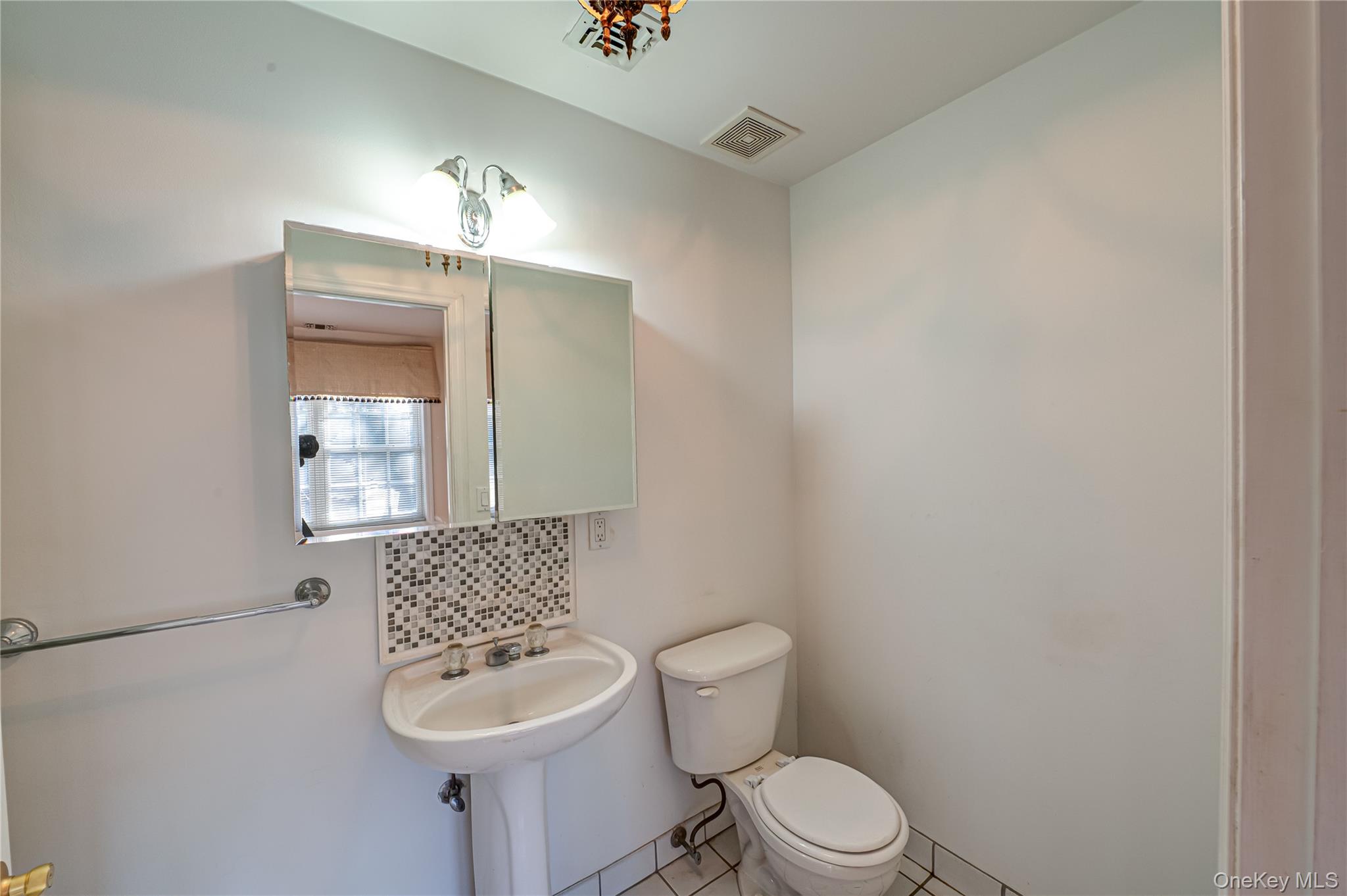 #14 photo, 1113 Savoy Drive, Саффолк ‖ Melville , NY 11747