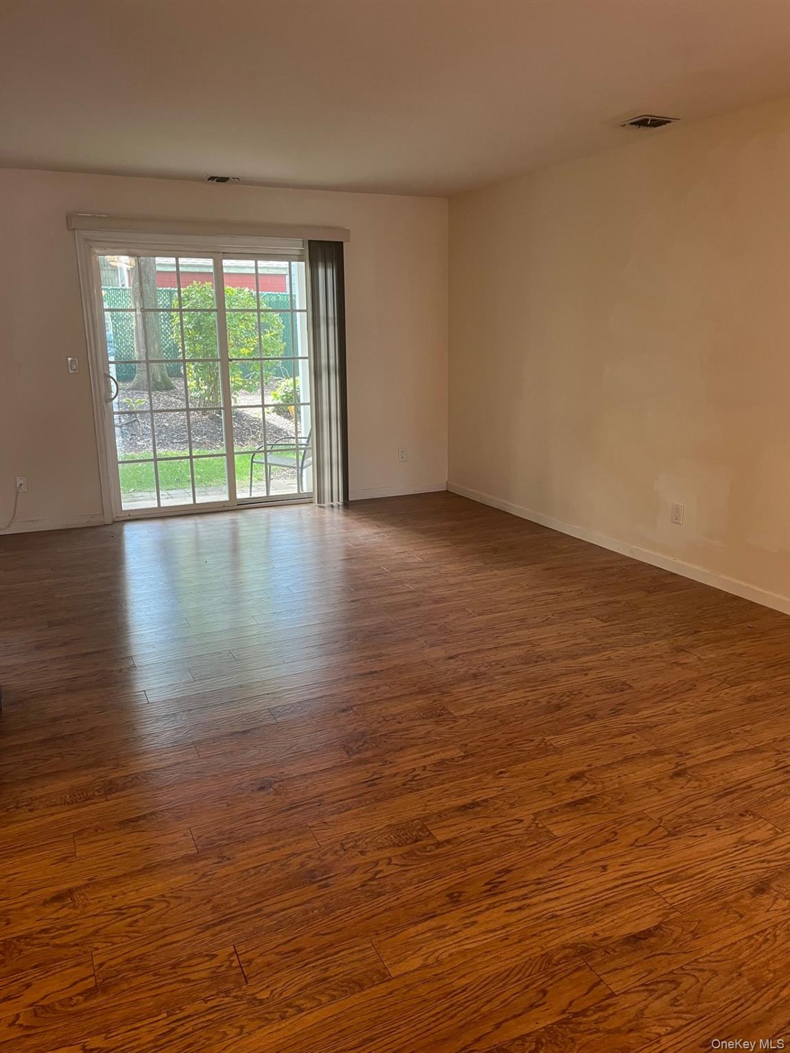 #9 photo, 1113 Savoy Drive, サフォーク郡 Melville , NY 11747