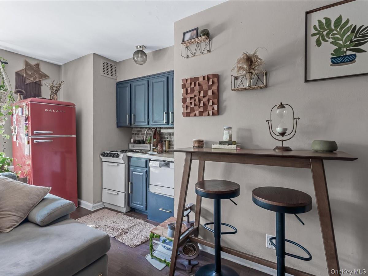 #6 photo, 20403 36th Avenue, Bayside , NY 11361