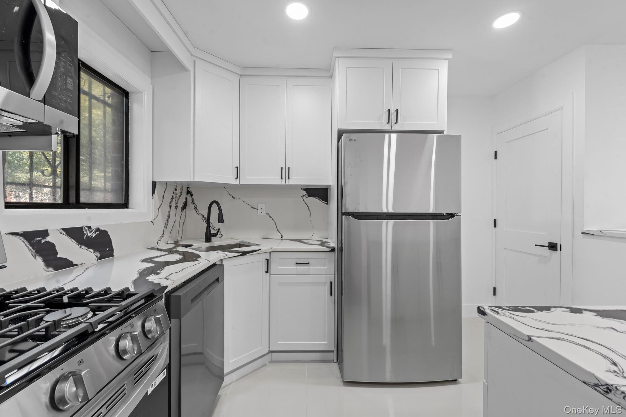 #3 photo, 923 Rockaway Avenue, ブルックリン区 Brooklyn , NY 11212