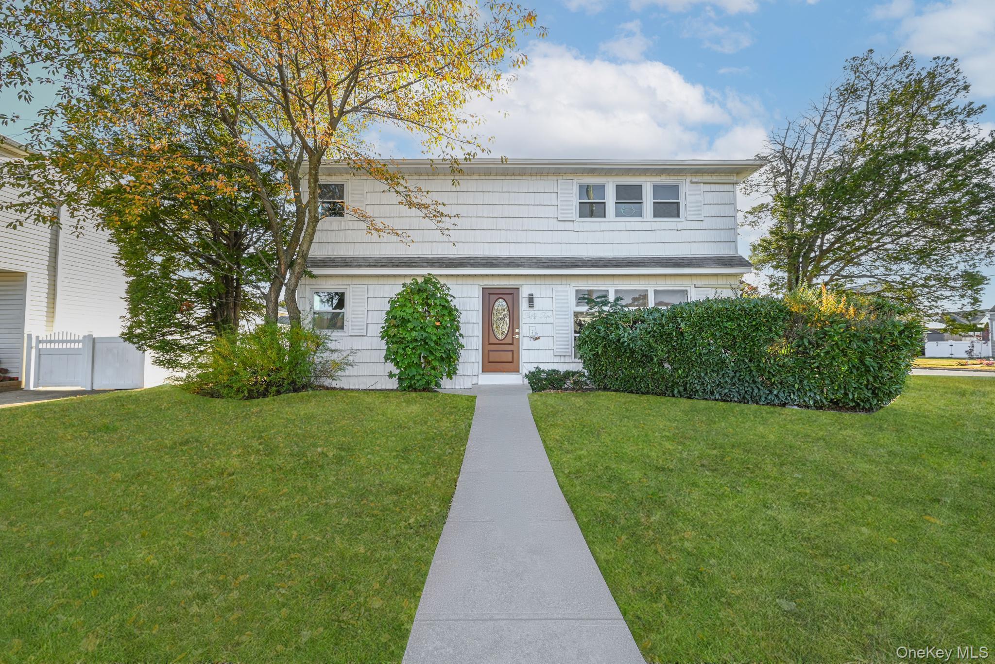 #1 photo, 52 State Street, नासाउ काउंटी Valley Stream , NY 11580