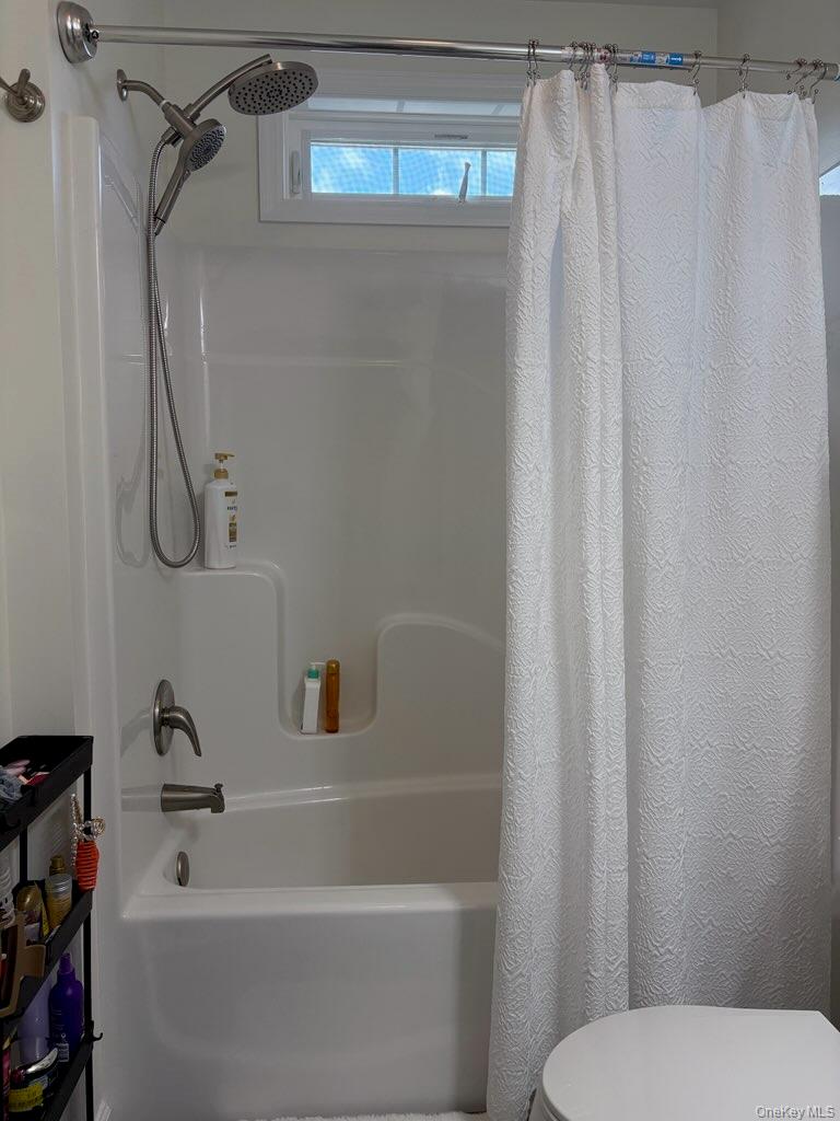 #14 photo, 1661 Old Country Rd, サフォーク郡 Riverhead , NY 11901