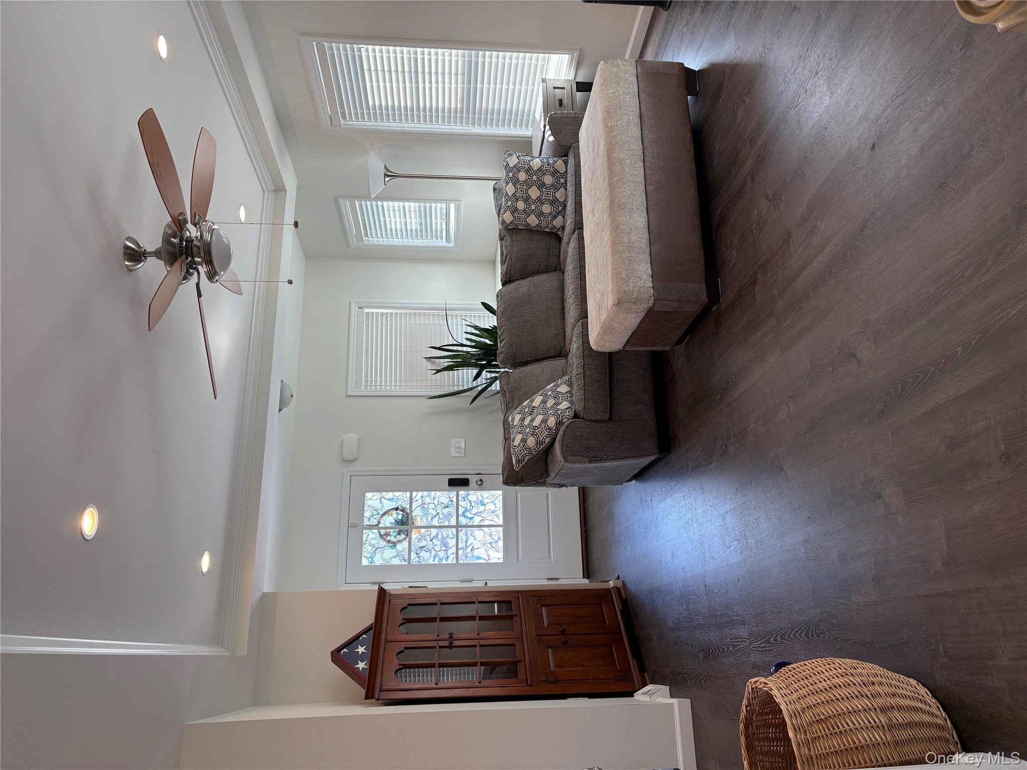 #2 photo, 1661 Old Country Rd, サフォーク郡 Riverhead , NY 11901