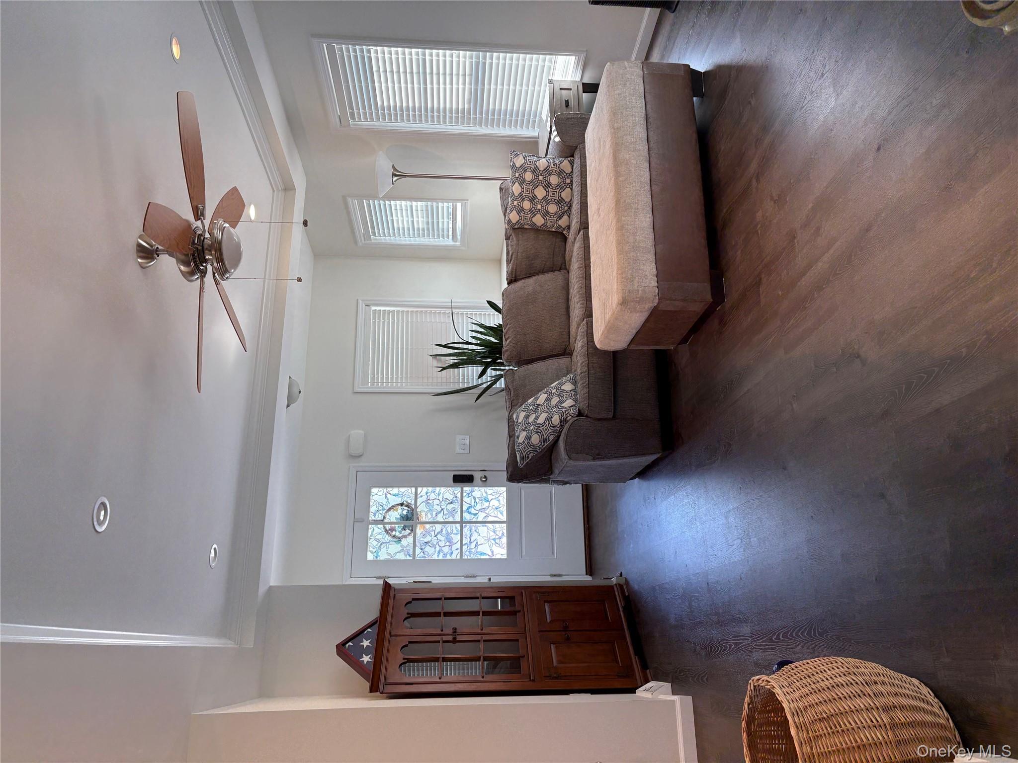 #3 photo, 1661 Old Country Rd, サフォーク郡 Riverhead , NY 11901