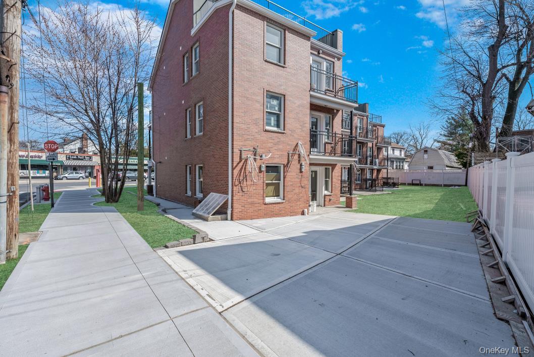 #11 photo, 37-02 Francis Lewis Blvd, クイーンズ区 Bayside , NY 11361