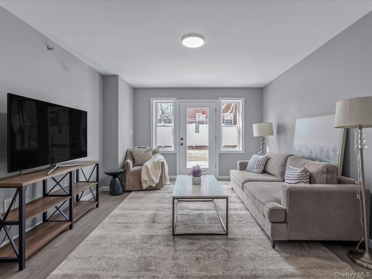 #4 photo, 37-02 Francis Lewis Blvd, クイーンズ区 Bayside , NY 11361