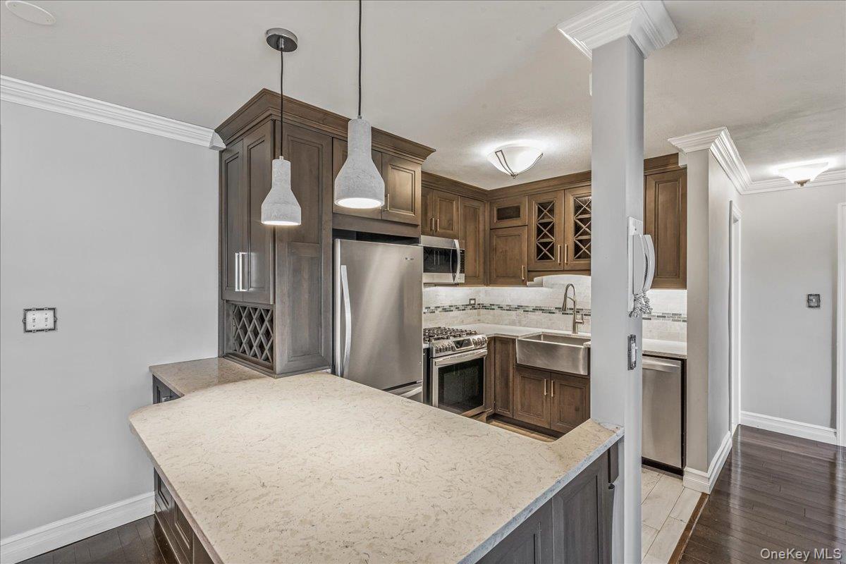 #11 photo, 17-85 215th Street, クイーンズ区 Bayside , NY 11360