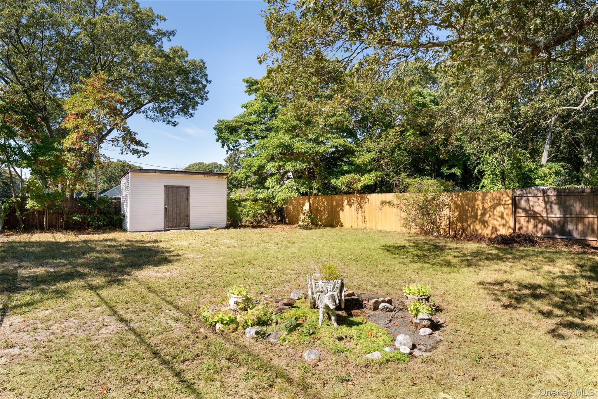 #17 photo, 16 Daisy Place, サフォーク郡 Selden , NY 11784