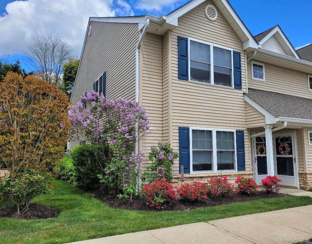 #1 photo, 1 Morley Circle, سوفولك Melville , NY 11747