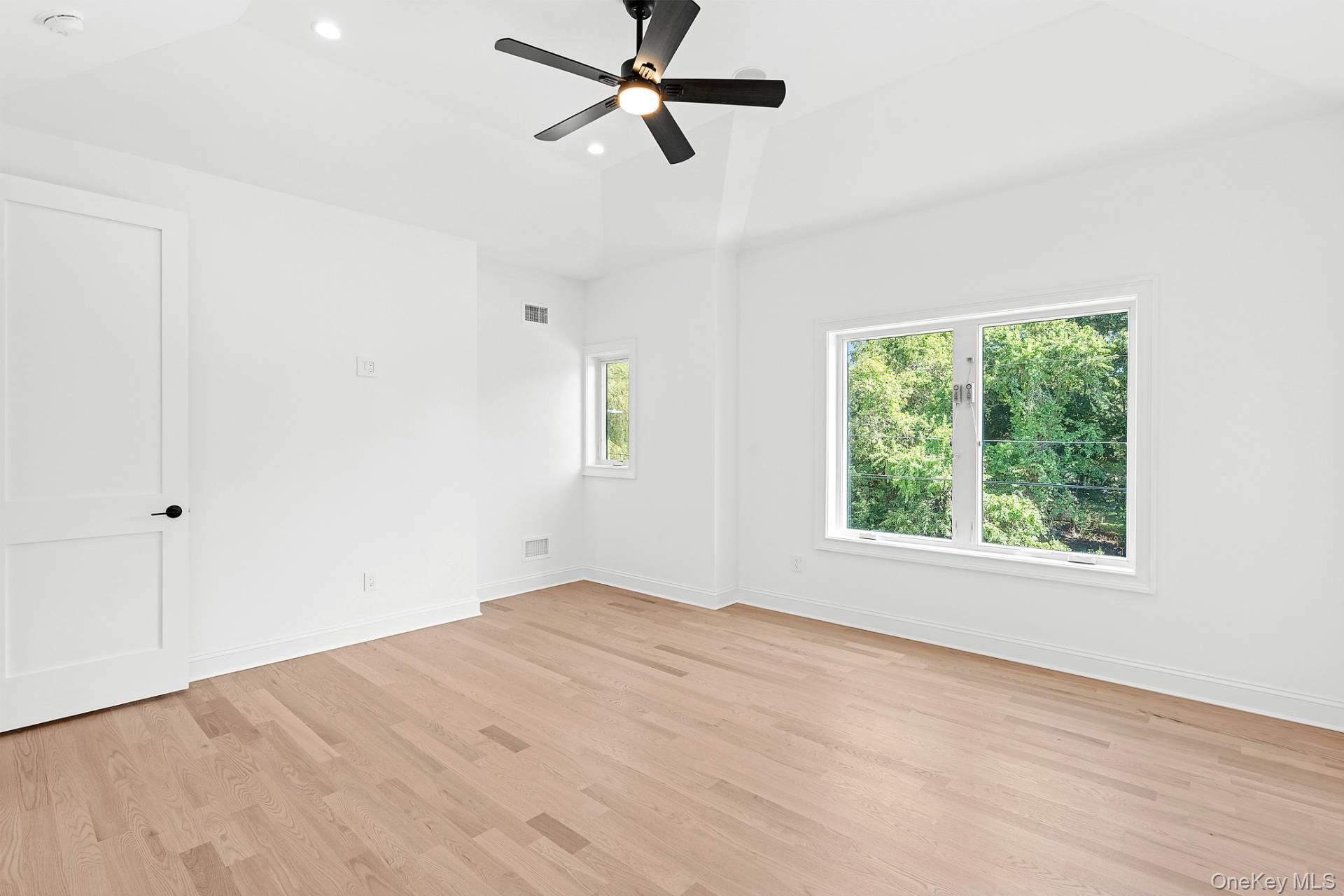 #12 photo, 1900 Gillette Drive, サフォーク郡 East Marion , NY 11939