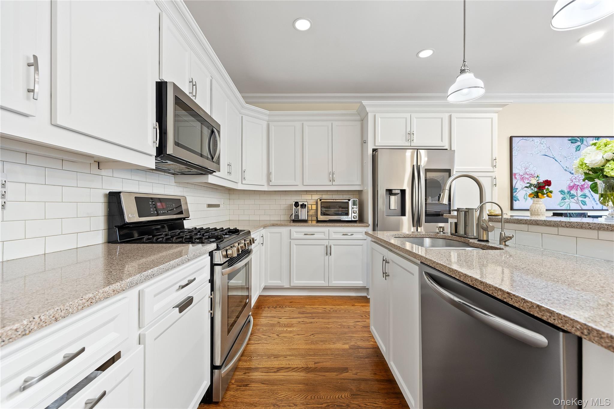 #12 photo, 2 Spring Court, サフォーク郡 Huntington , NY 11743