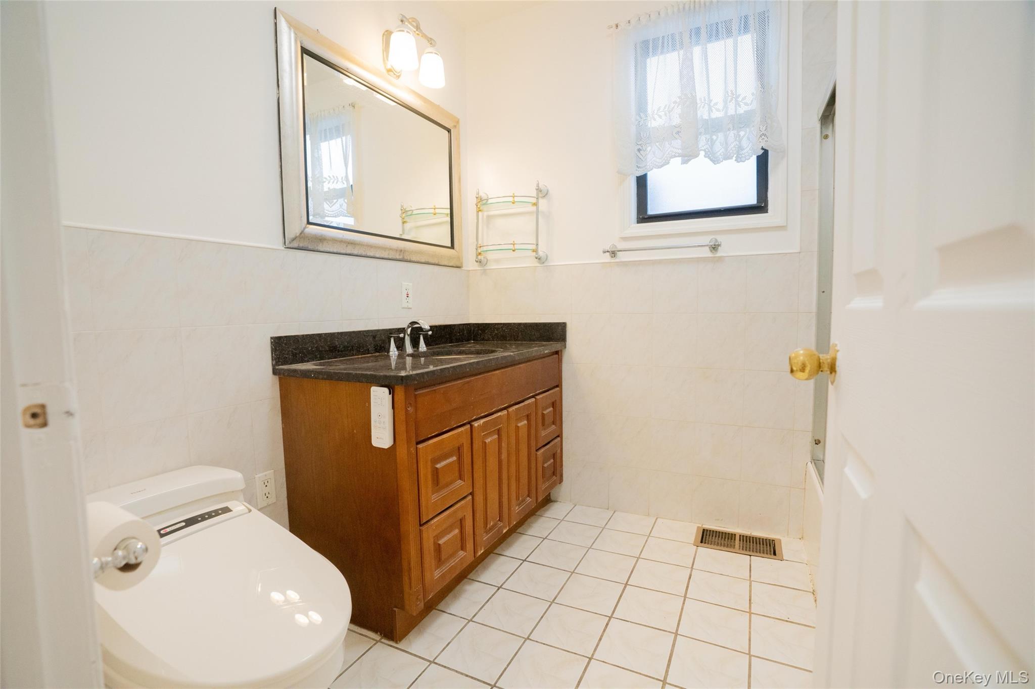 #10 photo, 11907 14th Road, クイーンズ区 College Point , NY 11356