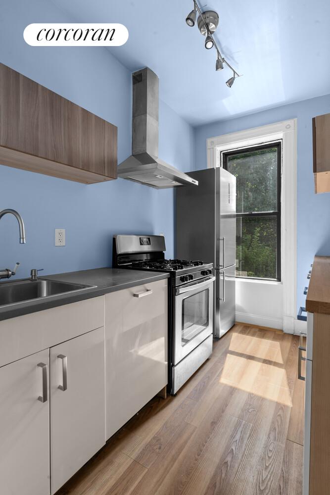 #16 photo, 284 VAN BUREN Street, Stuyvesant Heights , NY 11221