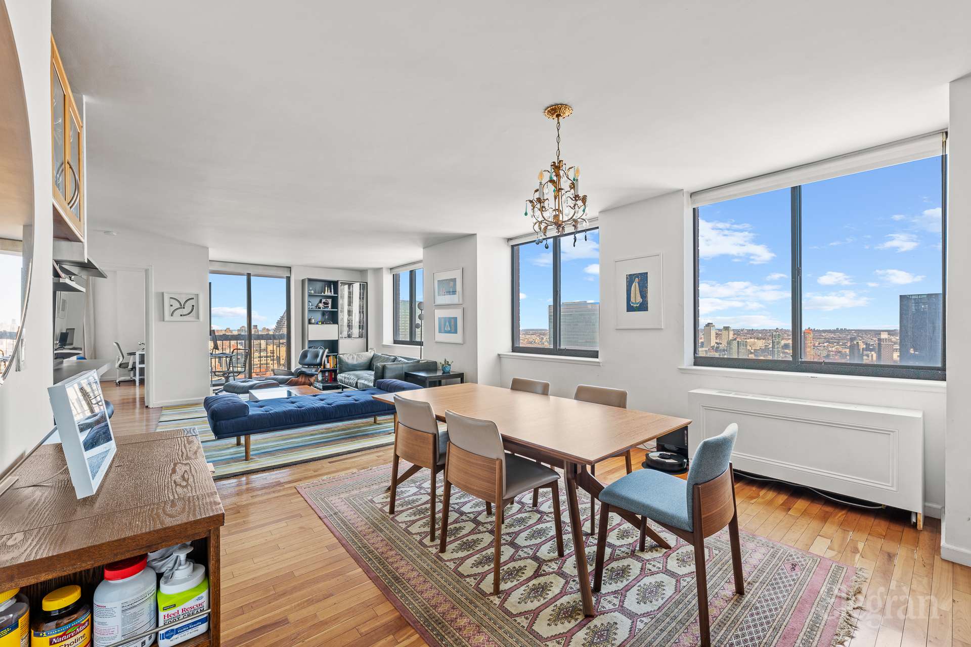 #1 photo, 250 E 40th Street, मैनहटन Murray Hill , NY 10016