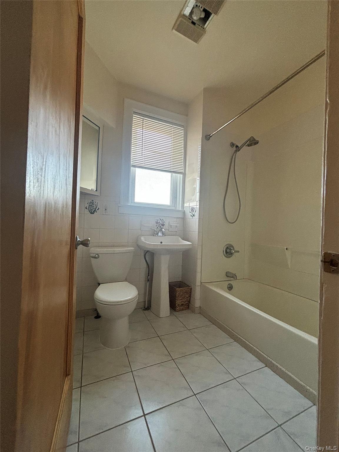 #9 photo, 837 White Plains Road, Scarsdale , NY 10583