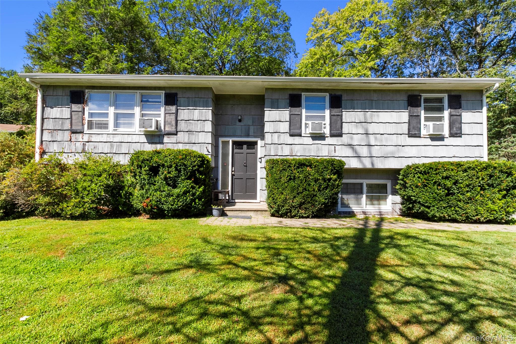 #1 photo, 137 Dahlia Drive, Mahopac , NY 10541