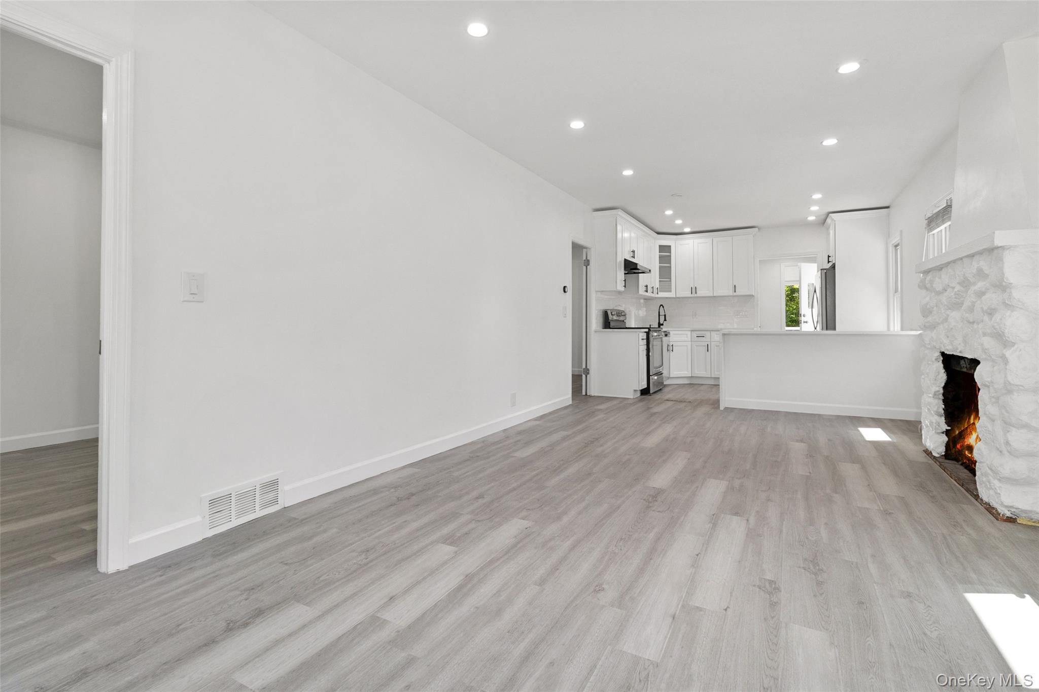 #4 photo, 6 Brookside Drive, Yorktown Heights , NY 10598