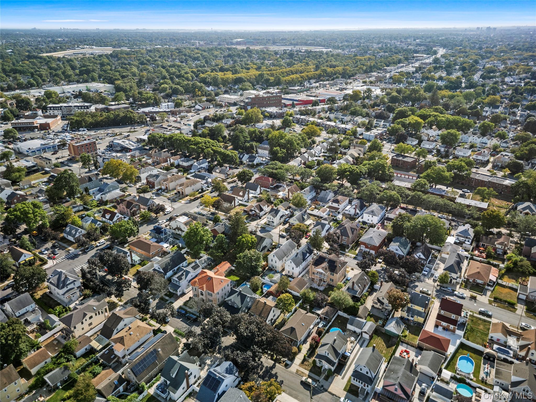 #13 photo, 8732 258th Street, クイーンズ区 Floral Park , NY 11001