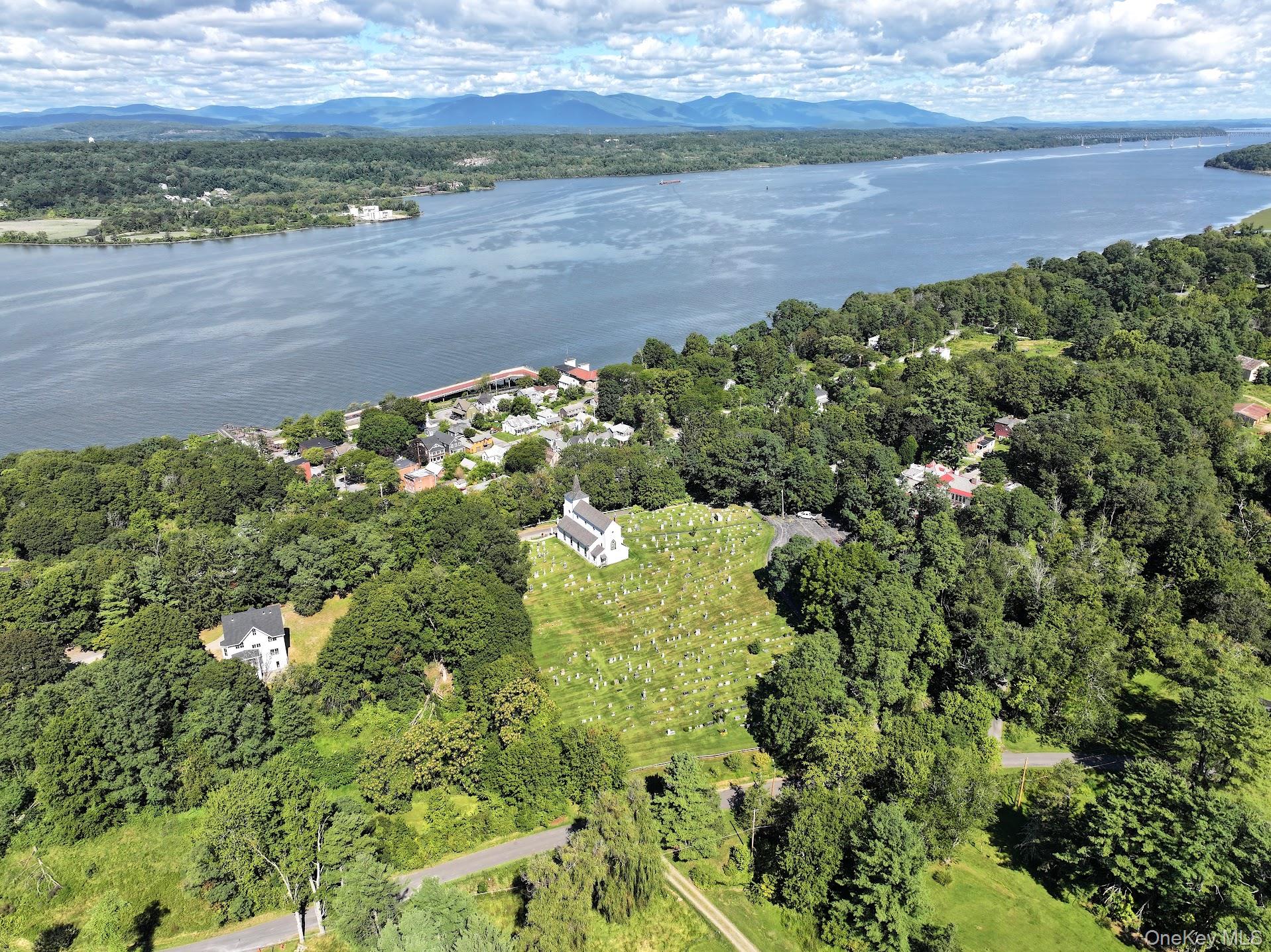 #2 photo, 18 Denu Way, Rhinecliff , NY 12574
