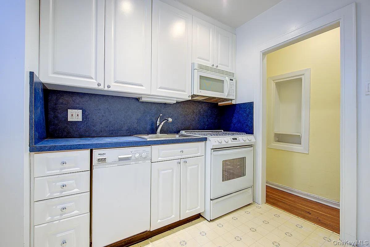 #10 photo, 4 Dartmouth Street, クイーンズ区 Forest Hills , NY 11375