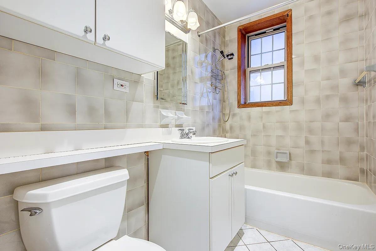 #16 photo, 4 Dartmouth Street, クイーンズ区 Forest Hills , NY 11375