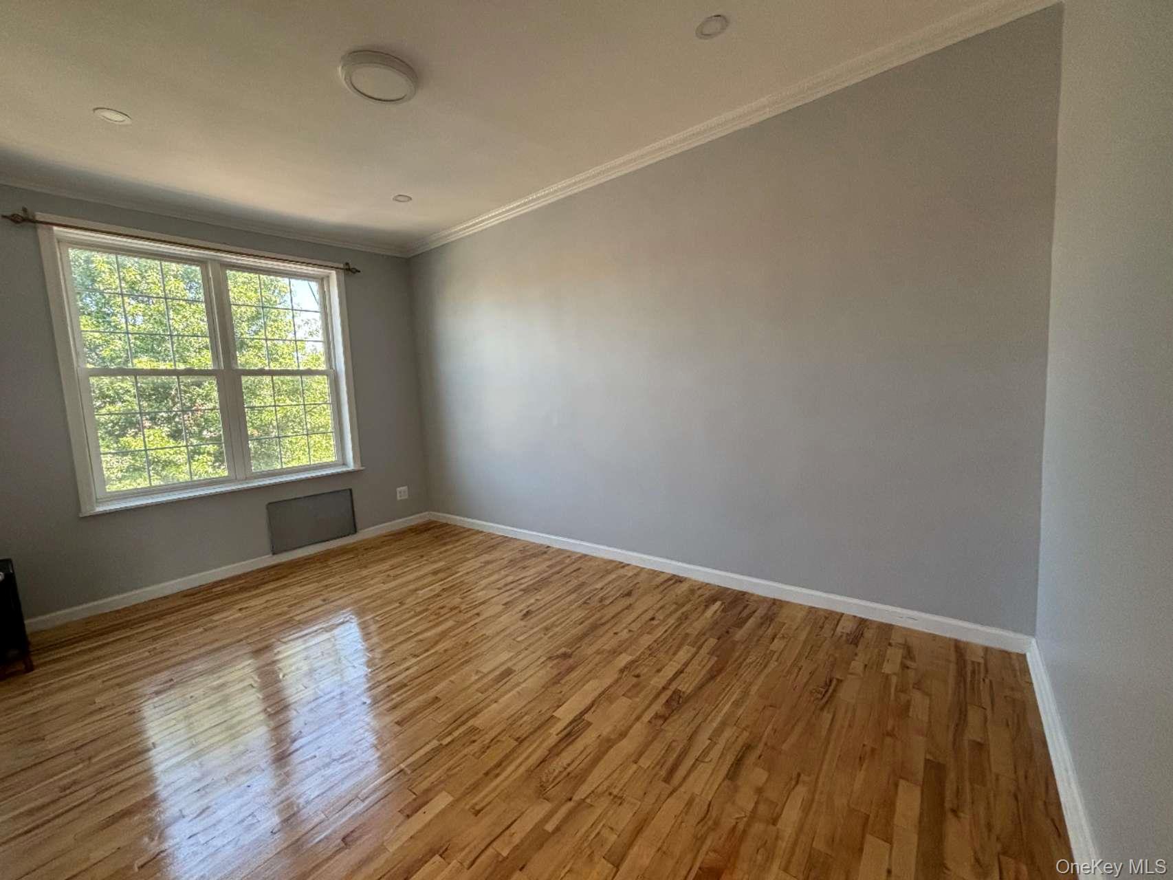 #3 photo, 33-12 24th Avenue, クイーンズ区 Astoria , NY 11103