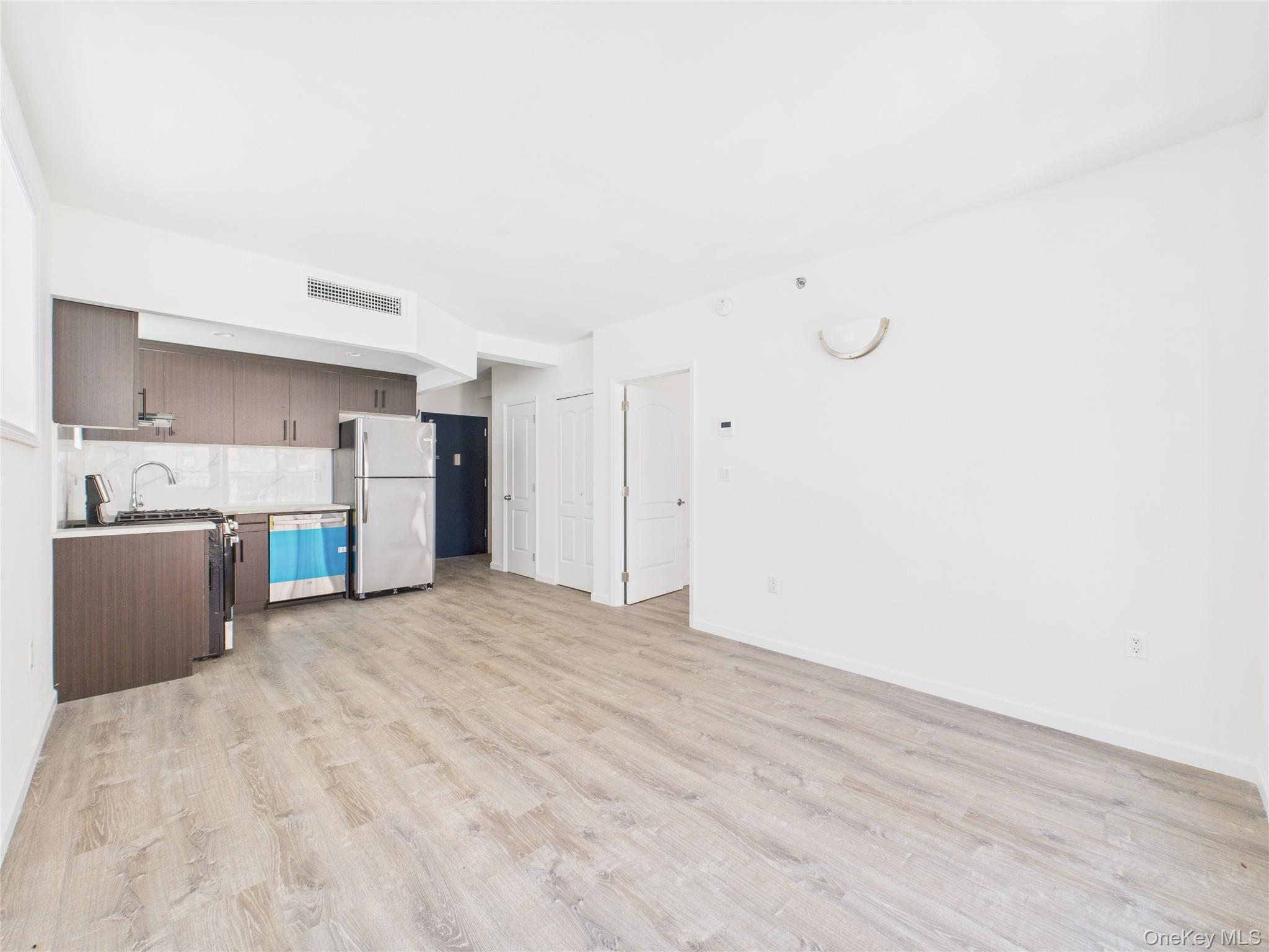 #2 photo, 97-30 64th Avenue, クイーンズ区 Rego Park , NY 11374