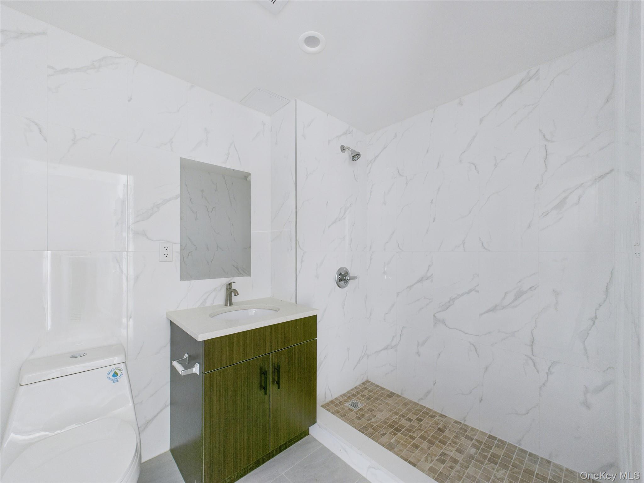 #8 photo, 97-30 64th Avenue, クイーンズ区 Rego Park , NY 11374